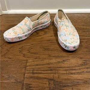 Women’s size 6.5 Keds Pastel Floral Slip-On Sneakers, like new*
